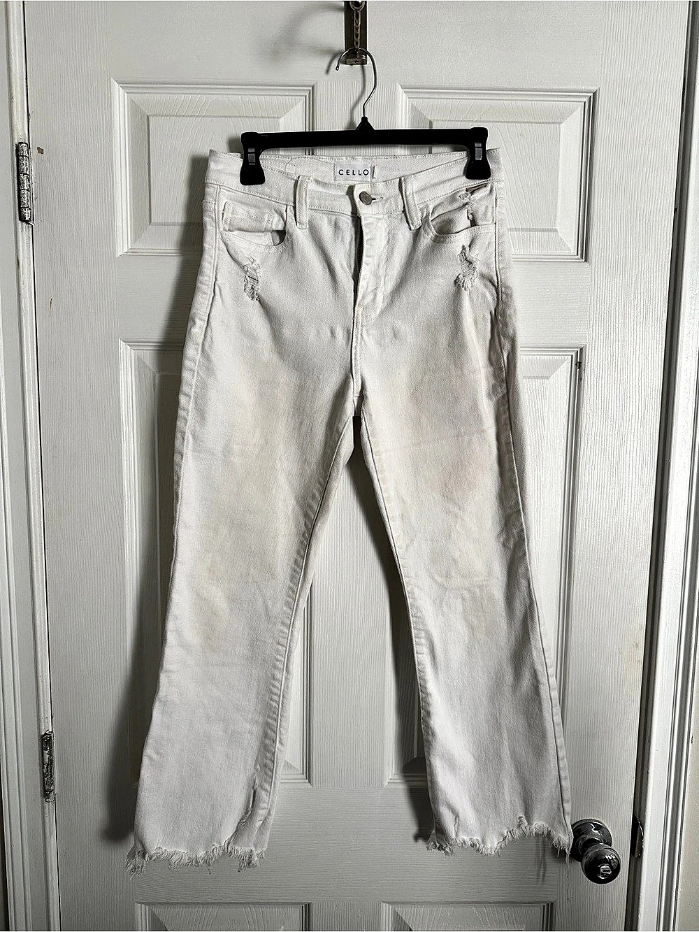 CELLO Distressed Straight Leg Jeans in White Size 3